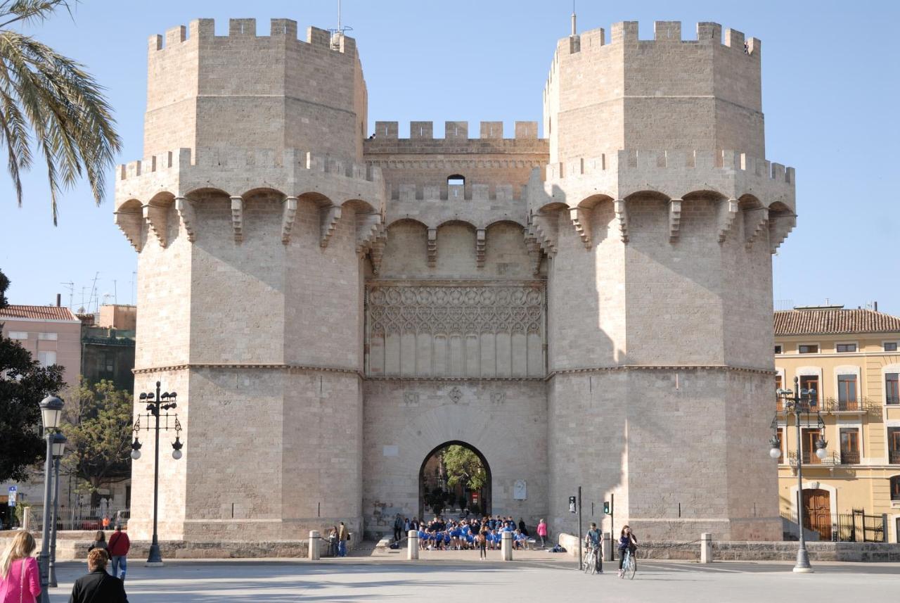 Ferienwohnung Travel Habitat Plaza De La Virgen Valencia Exterior foto