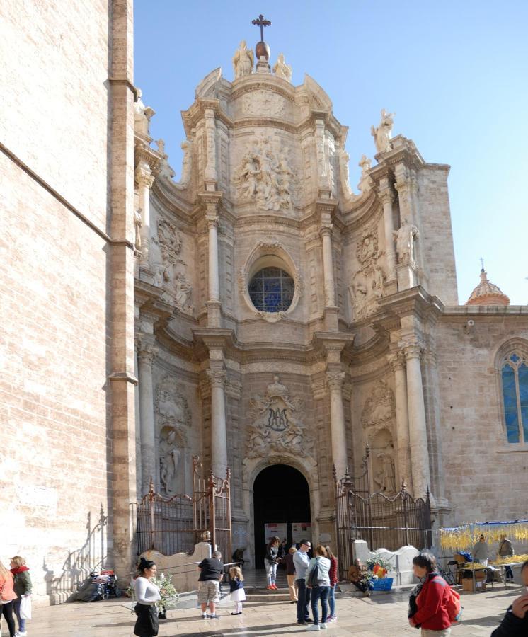 Ferienwohnung Travel Habitat Plaza De La Virgen Valencia Exterior foto